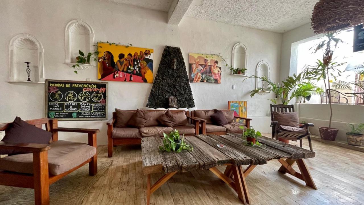 Weary Traveler Hostel Tulum Exteriör bild