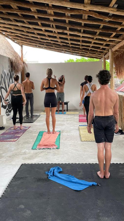 Weary Traveler Hostel Tulum Exteriör bild